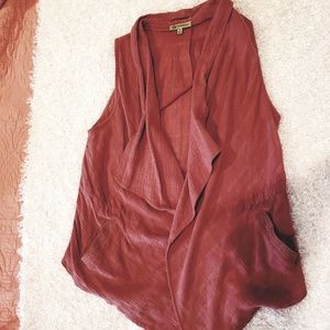 Long vest with pockets